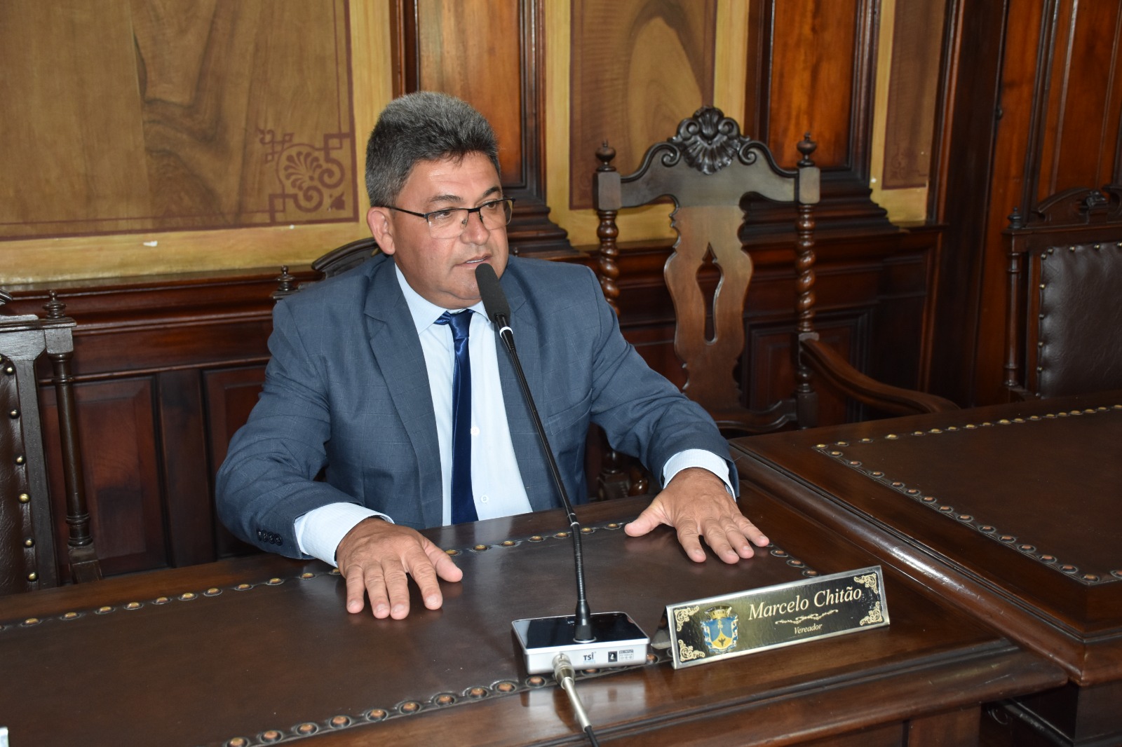 AGORA É LEI: Programa Municipal de Incentivo à Prática de Futmesa é criado em Petrópolis