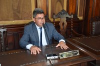 AGORA É LEI: Programa Municipal de Incentivo à Prática de Futmesa é criado em Petrópolis