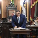 Henrique Laranja (PP) toma posse como vereador em Petrópolis