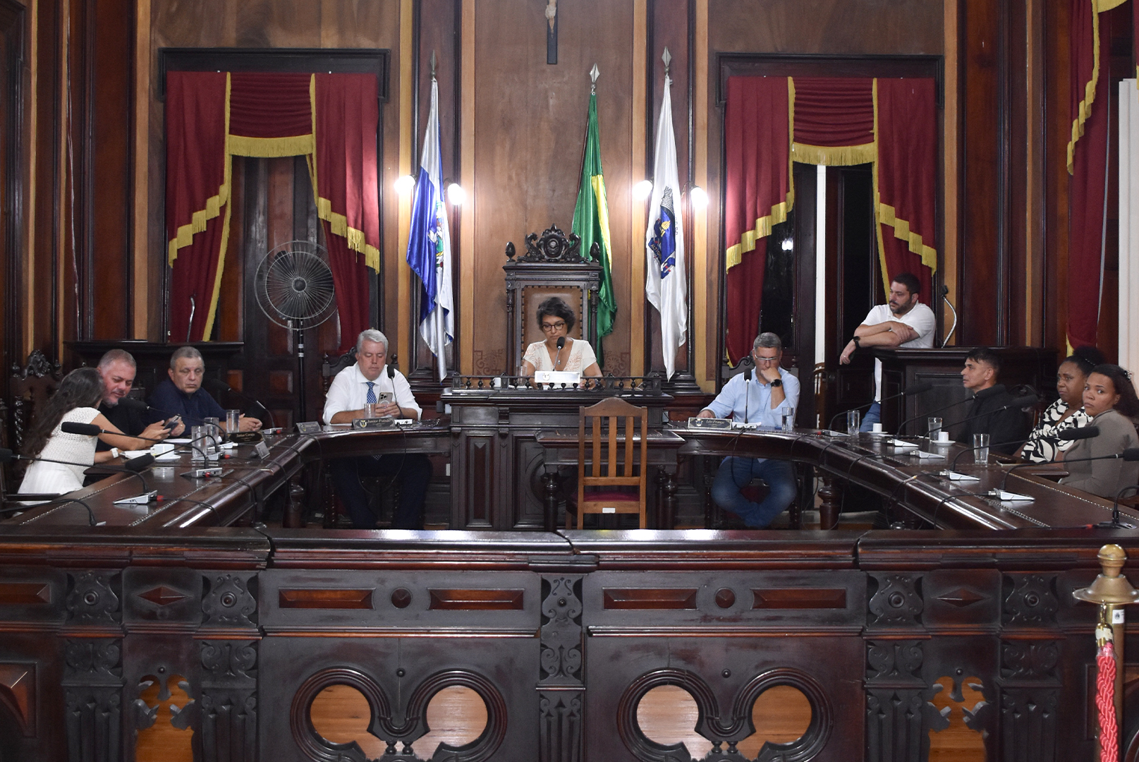 Moradores denunciam taxas abusivas e falta de esgoto em CPI